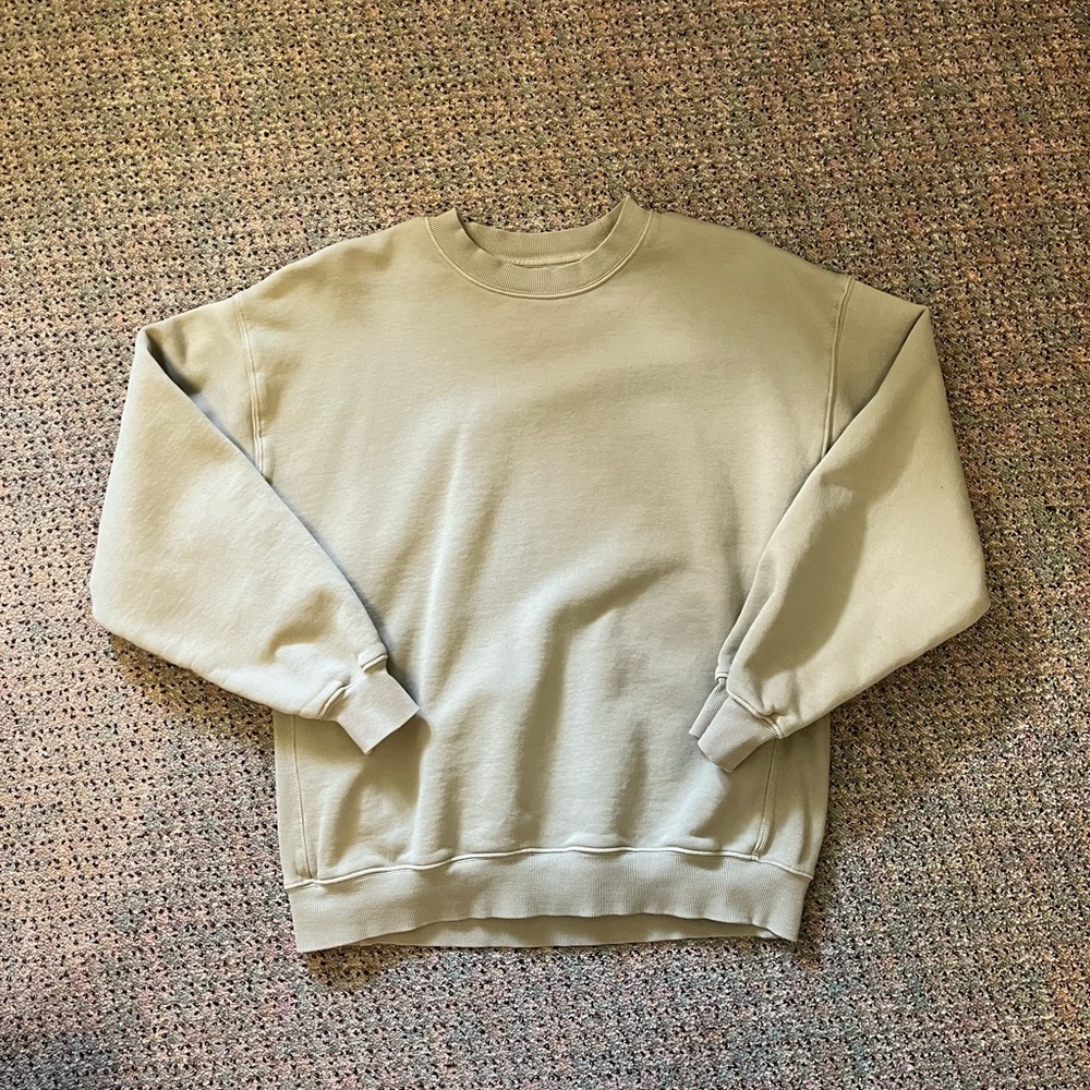 Aritzia TNA crewneck